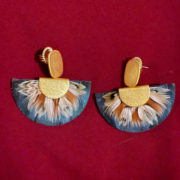 BRACKISH Cordova Drop Earrings - Ethically hand-crafted from feathers like new - Picture 6 of 9